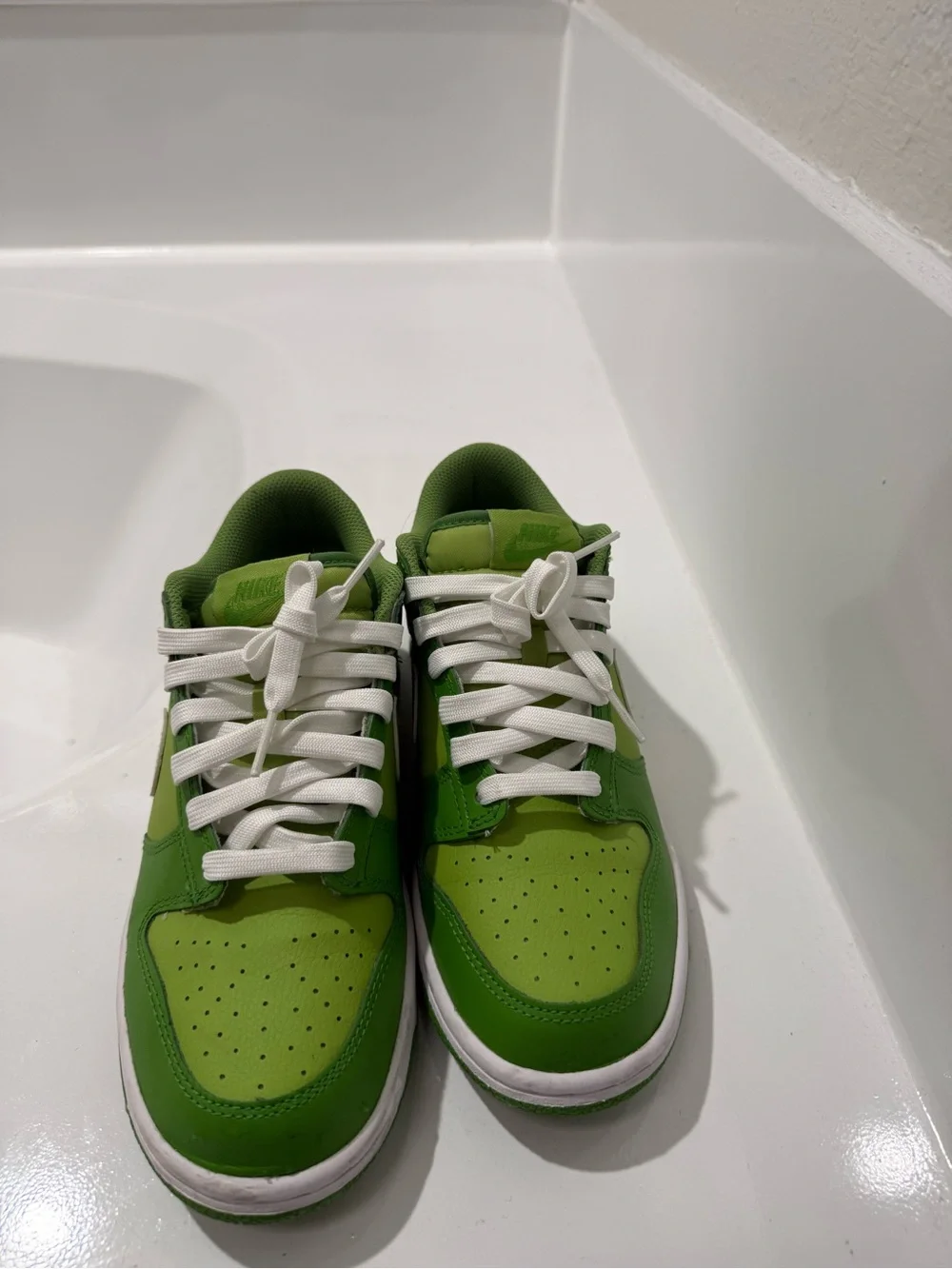 Nike Kids Green Low-Top Sneakers with White Swoosh